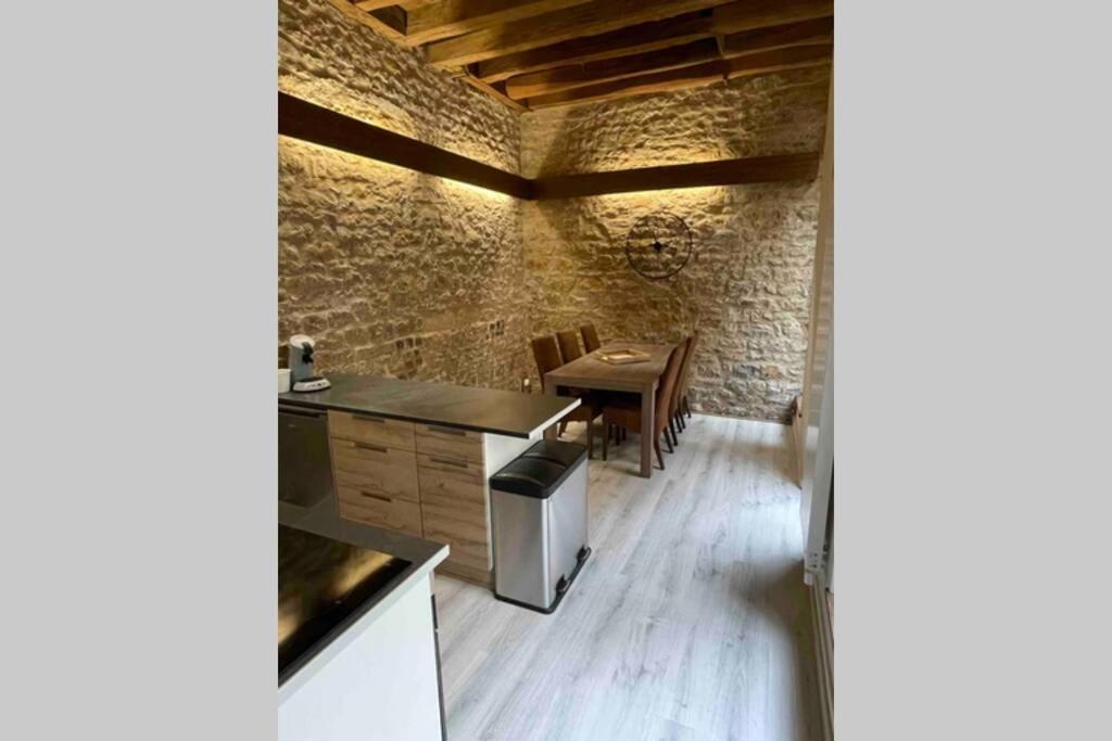 « Au 33 » Lägenhet Charleville-Mézières Exteriör bild
